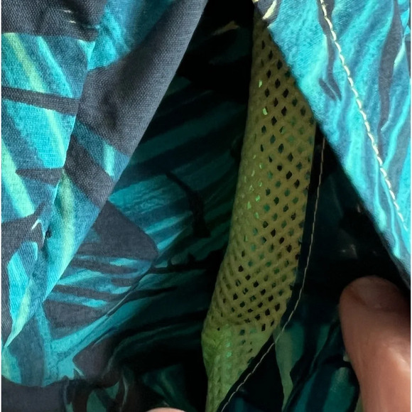 Columbia Belted OmniShade 8” Inseam Swim‎ Trunks. Size Large. - Picture 5 of 10